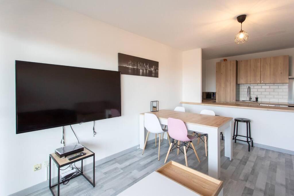 L41 Suite Paladium 8Pax 4Rooms Balcony Wifi Ac Niza Exterior foto