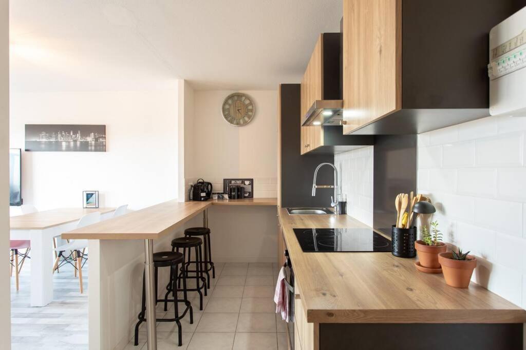 L41 Suite Paladium 8Pax 4Rooms Balcony Wifi Ac Niza Exterior foto