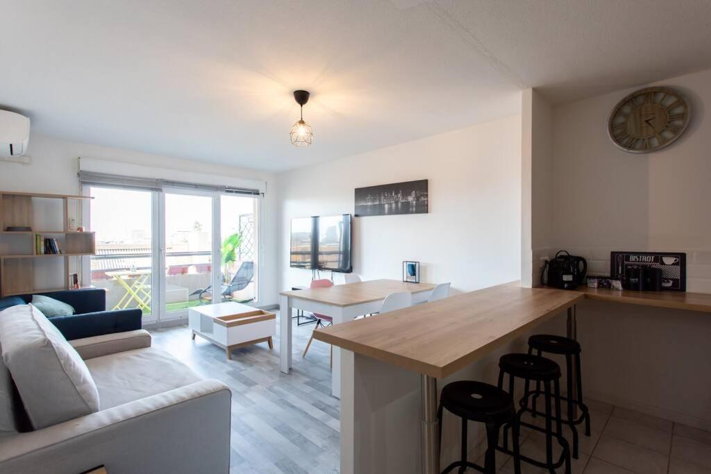 L41 Suite Paladium 8Pax 4Rooms Balcony Wifi Ac Niza Exterior foto